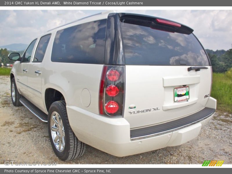 White Diamond Tricoat / Cocoa/Light Cashmere 2014 GMC Yukon XL Denali AWD
