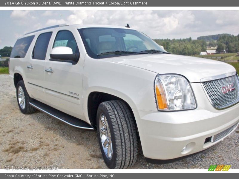 White Diamond Tricoat / Cocoa/Light Cashmere 2014 GMC Yukon XL Denali AWD