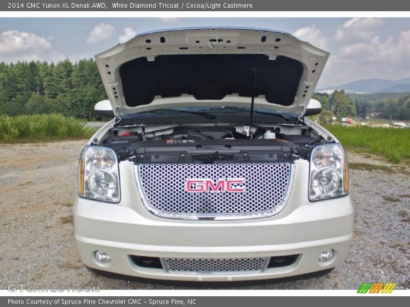 White Diamond Tricoat / Cocoa/Light Cashmere 2014 GMC Yukon XL Denali AWD