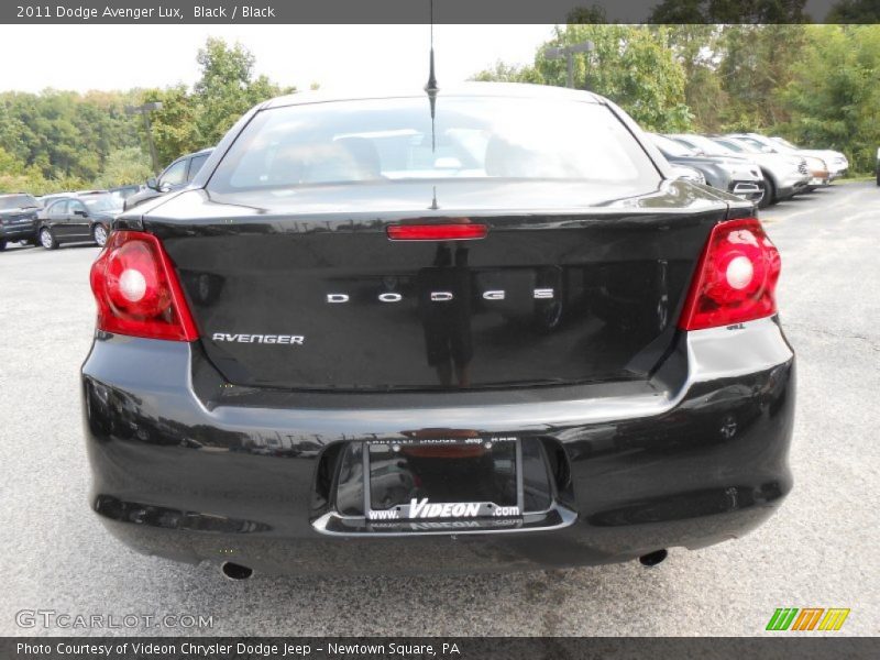Black / Black 2011 Dodge Avenger Lux