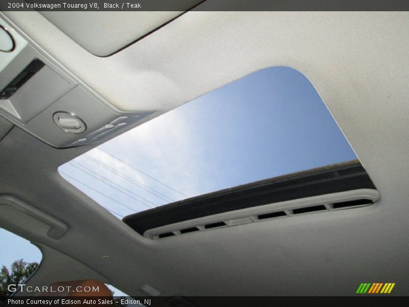 Black / Teak 2004 Volkswagen Touareg V8