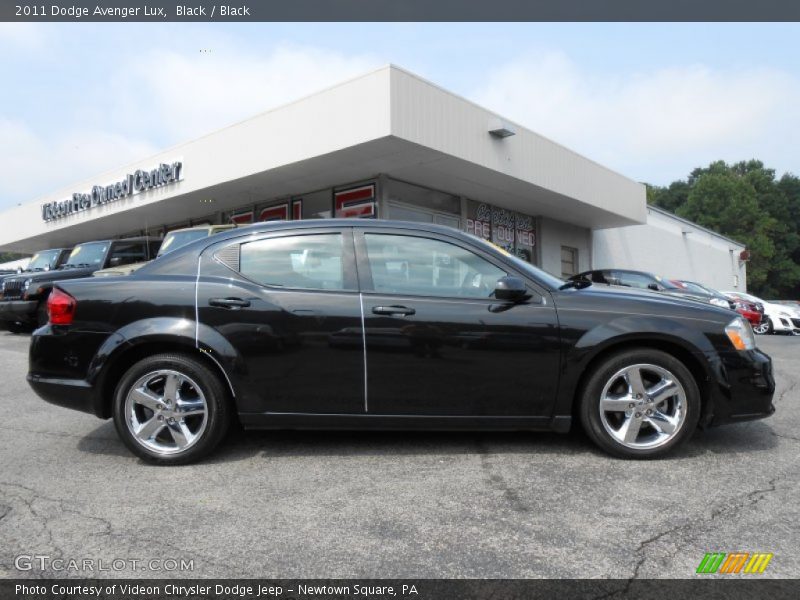 Black / Black 2011 Dodge Avenger Lux