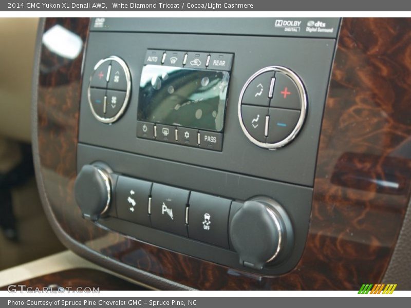 White Diamond Tricoat / Cocoa/Light Cashmere 2014 GMC Yukon XL Denali AWD