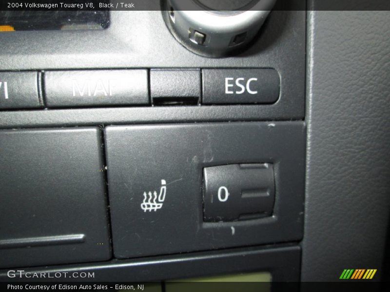 Black / Teak 2004 Volkswagen Touareg V8