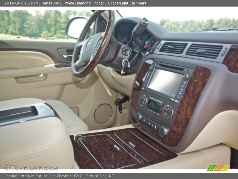 White Diamond Tricoat / Cocoa/Light Cashmere 2014 GMC Yukon XL Denali AWD
