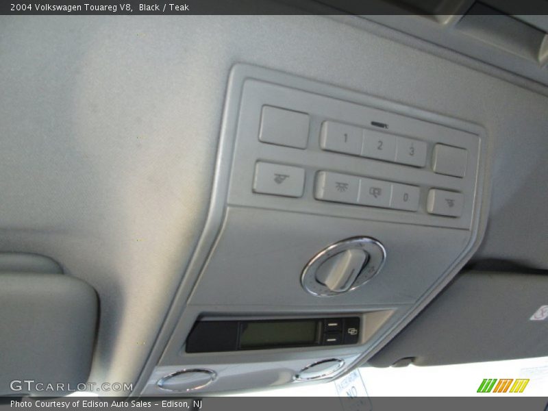 Black / Teak 2004 Volkswagen Touareg V8