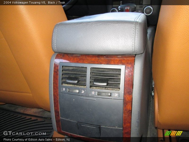 Black / Teak 2004 Volkswagen Touareg V8