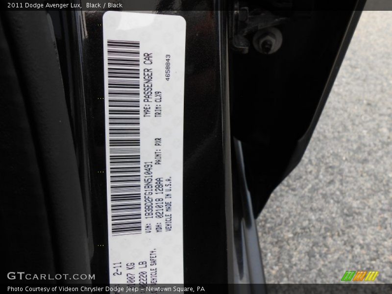 Black / Black 2011 Dodge Avenger Lux
