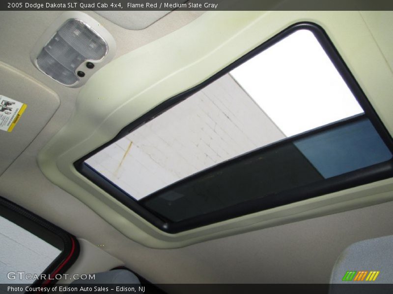 Flame Red / Medium Slate Gray 2005 Dodge Dakota SLT Quad Cab 4x4