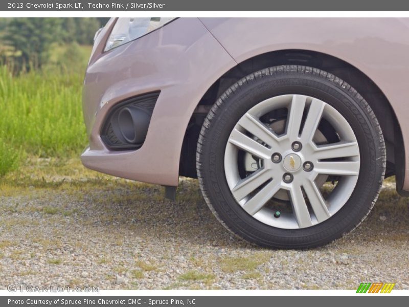 Techno Pink / Silver/Silver 2013 Chevrolet Spark LT