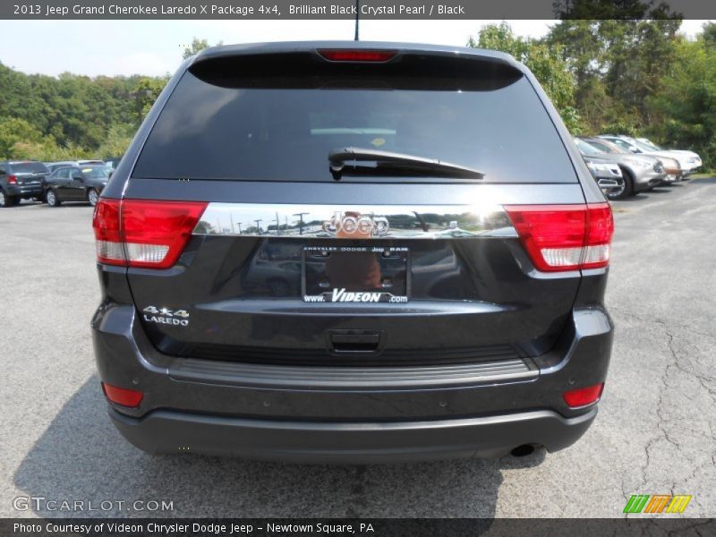 Brilliant Black Crystal Pearl / Black 2013 Jeep Grand Cherokee Laredo X Package 4x4