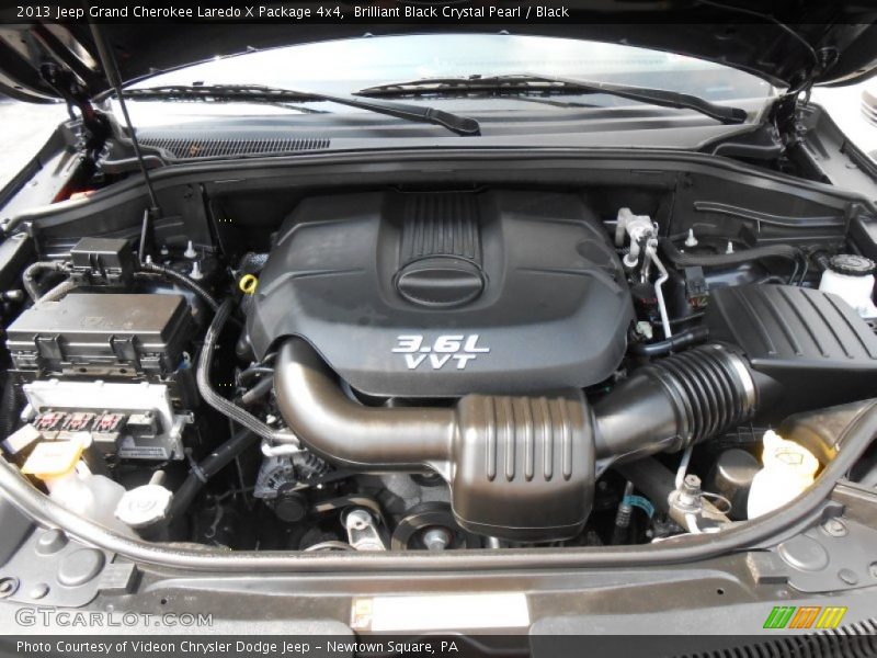 Brilliant Black Crystal Pearl / Black 2013 Jeep Grand Cherokee Laredo X Package 4x4
