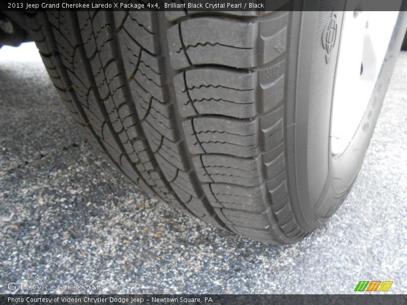 Brilliant Black Crystal Pearl / Black 2013 Jeep Grand Cherokee Laredo X Package 4x4