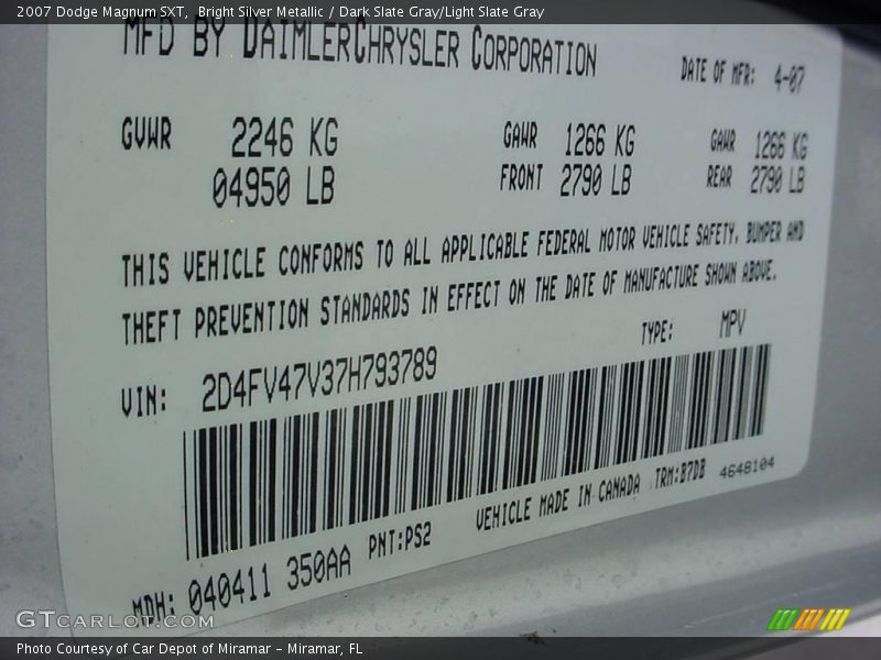 Bright Silver Metallic / Dark Slate Gray/Light Slate Gray 2007 Dodge Magnum SXT