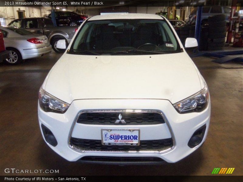 White Pearl / Black 2013 Mitsubishi Outlander Sport ES
