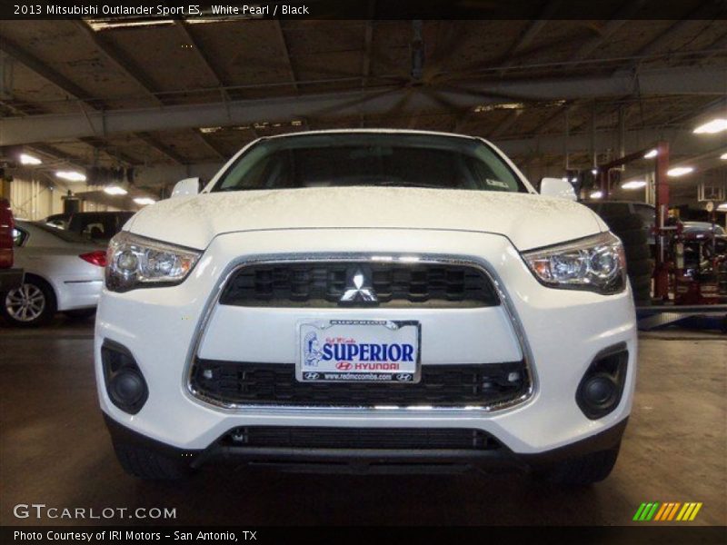 White Pearl / Black 2013 Mitsubishi Outlander Sport ES