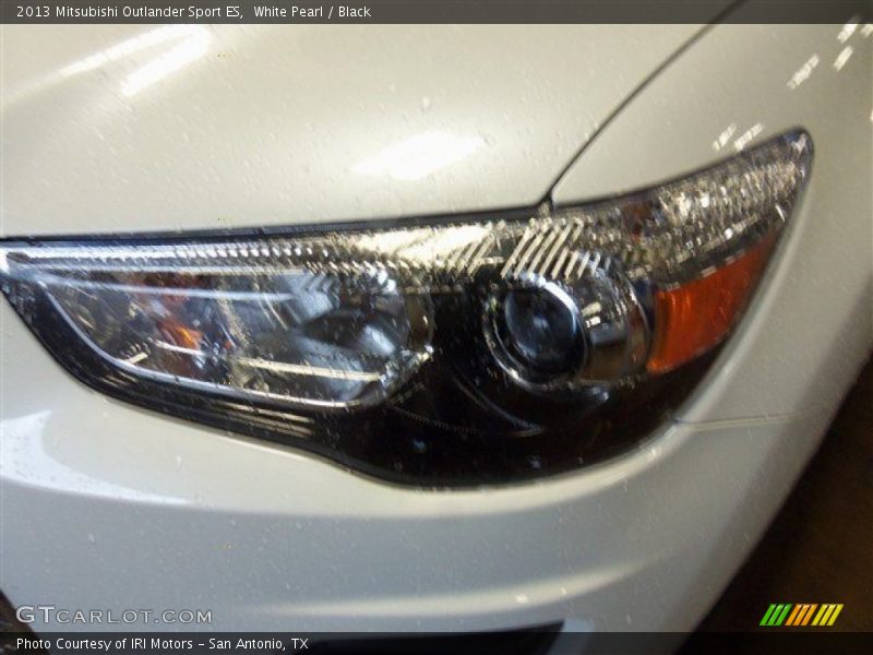 White Pearl / Black 2013 Mitsubishi Outlander Sport ES