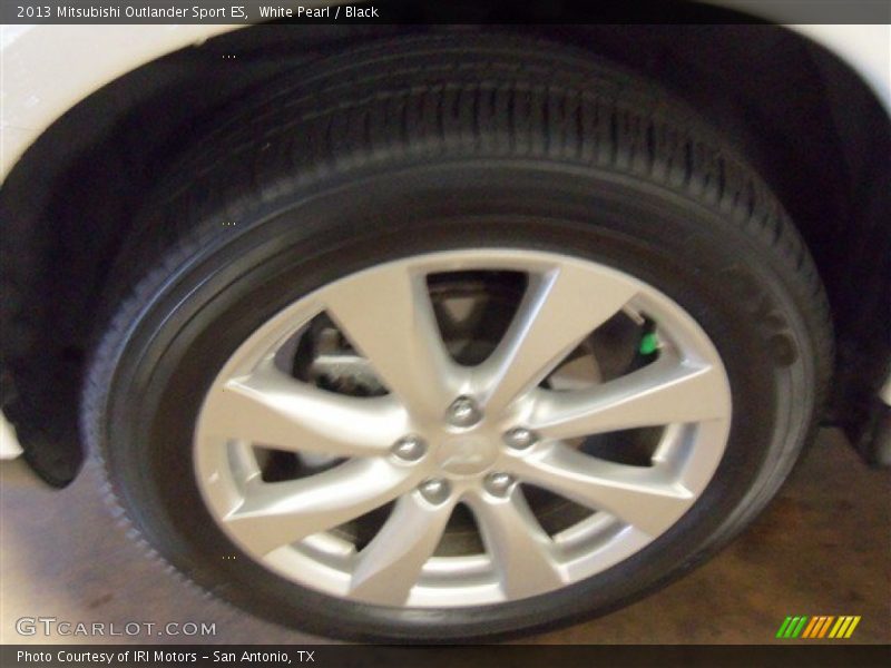 White Pearl / Black 2013 Mitsubishi Outlander Sport ES