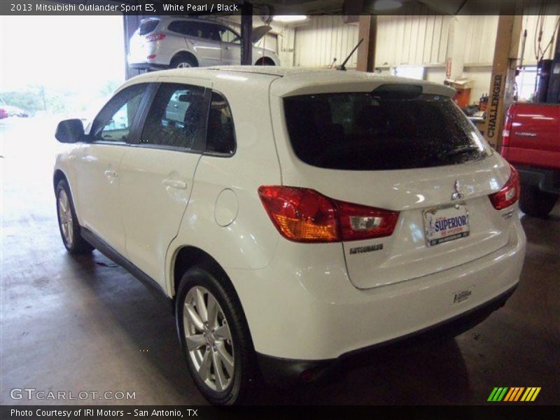 White Pearl / Black 2013 Mitsubishi Outlander Sport ES