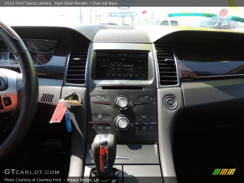 Ingot Silver Metallic / Charcoal Black 2013 Ford Taurus Limited