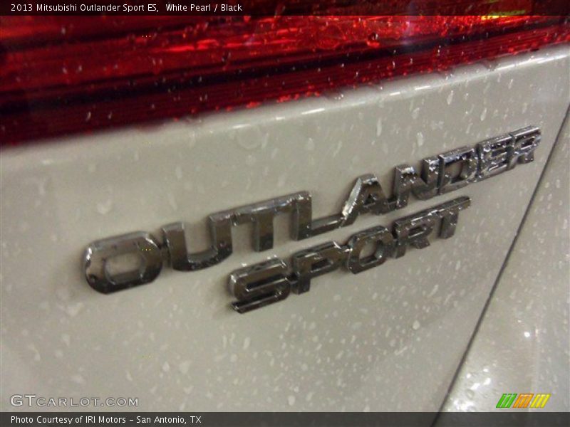 White Pearl / Black 2013 Mitsubishi Outlander Sport ES