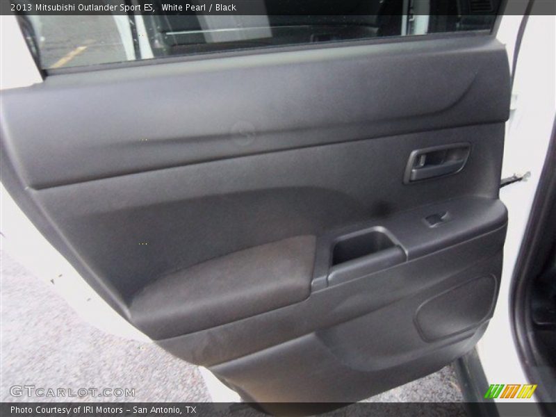 White Pearl / Black 2013 Mitsubishi Outlander Sport ES