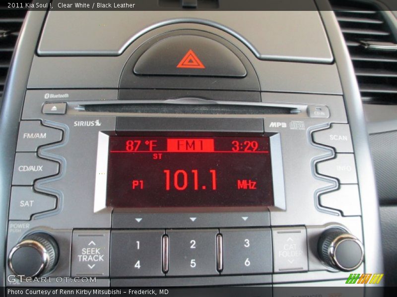 Clear White / Black Leather 2011 Kia Soul !