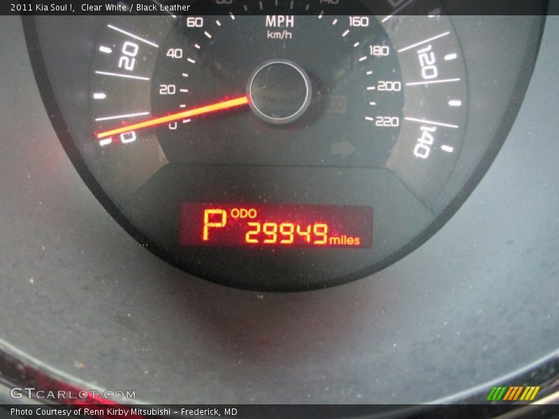 Clear White / Black Leather 2011 Kia Soul !