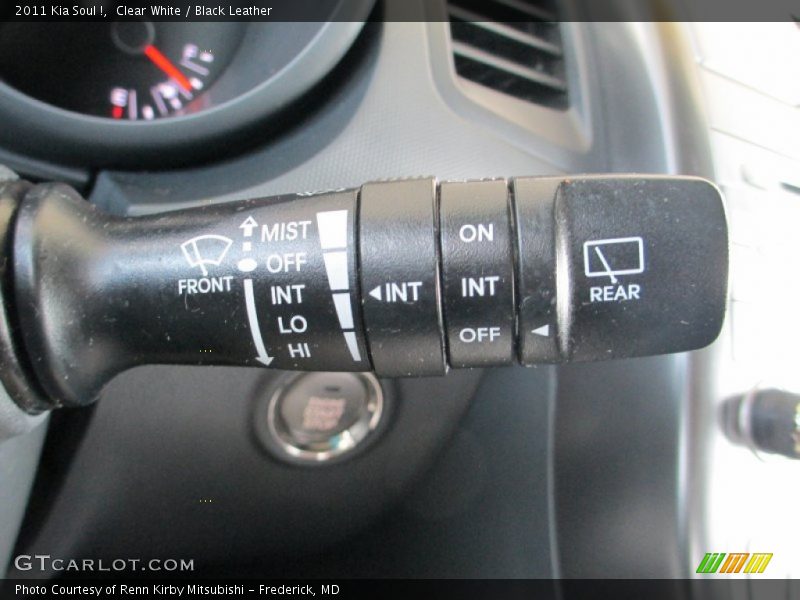 Clear White / Black Leather 2011 Kia Soul !