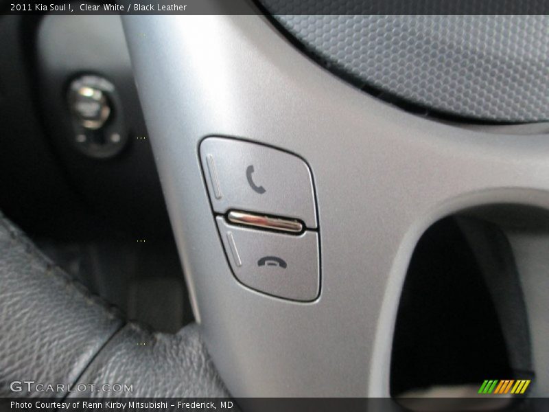 Clear White / Black Leather 2011 Kia Soul !