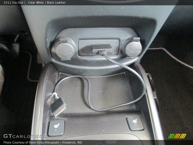 Clear White / Black Leather 2011 Kia Soul !