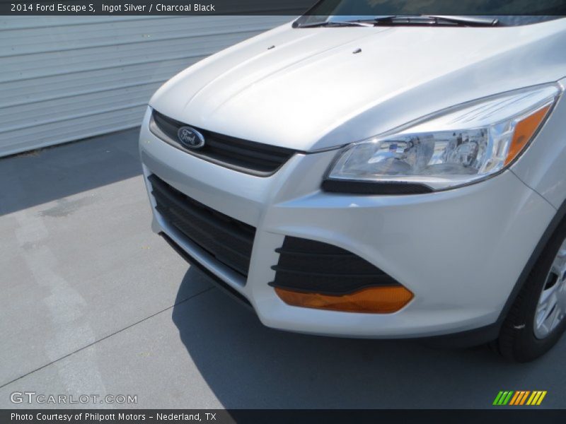 Ingot Silver / Charcoal Black 2014 Ford Escape S