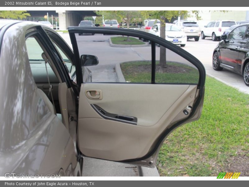 Bodega Beige Pearl / Tan 2002 Mitsubishi Galant ES