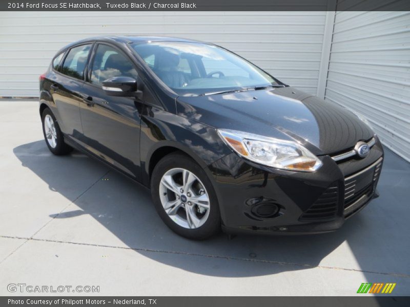 Tuxedo Black / Charcoal Black 2014 Ford Focus SE Hatchback