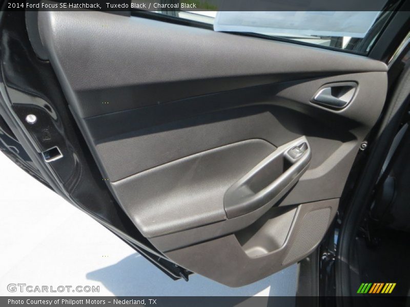 Tuxedo Black / Charcoal Black 2014 Ford Focus SE Hatchback
