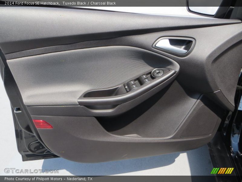 Tuxedo Black / Charcoal Black 2014 Ford Focus SE Hatchback