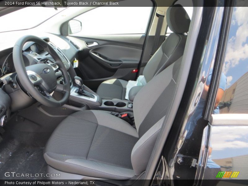 Tuxedo Black / Charcoal Black 2014 Ford Focus SE Hatchback
