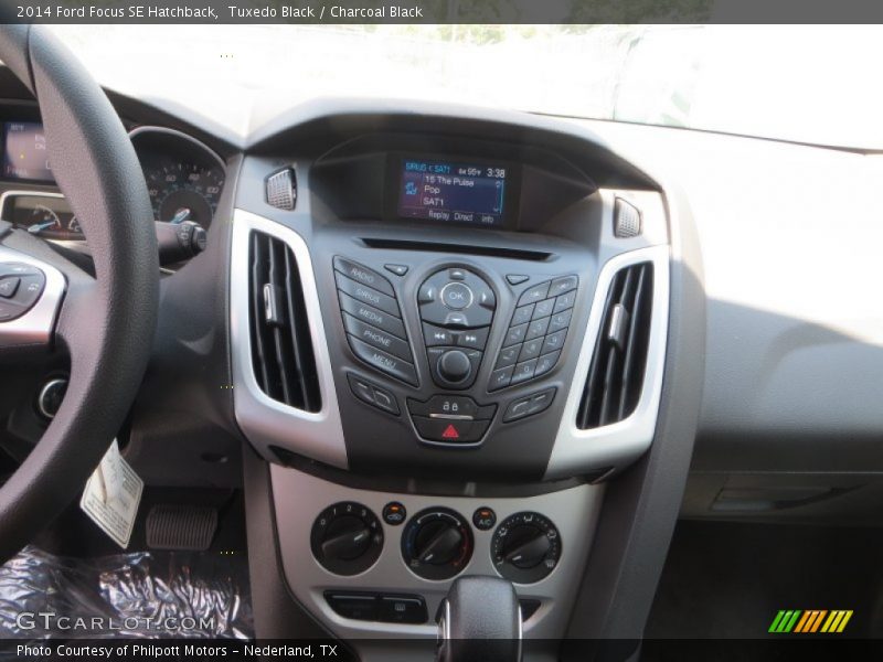 Tuxedo Black / Charcoal Black 2014 Ford Focus SE Hatchback