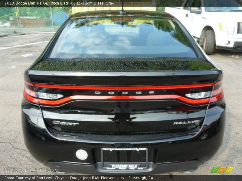 Pitch Black / Black/Light Diesel Gray 2013 Dodge Dart Rallye