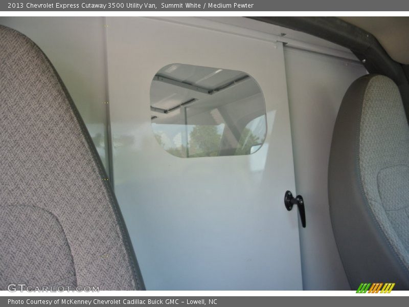 Summit White / Medium Pewter 2013 Chevrolet Express Cutaway 3500 Utility Van
