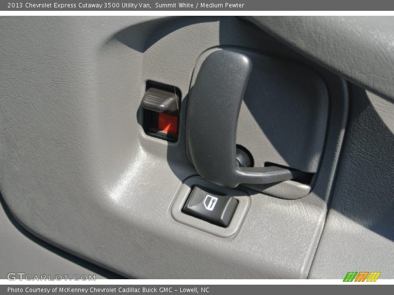 Summit White / Medium Pewter 2013 Chevrolet Express Cutaway 3500 Utility Van