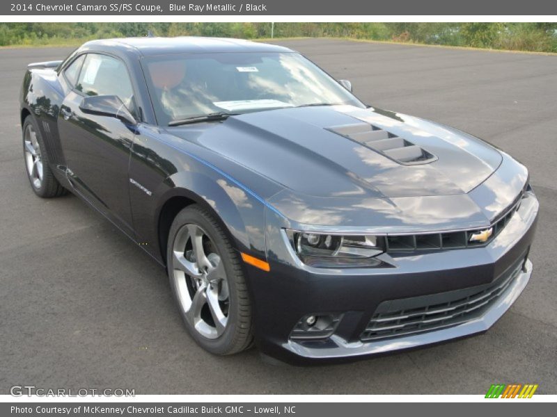 Front 3/4 View of 2014 Camaro SS/RS Coupe