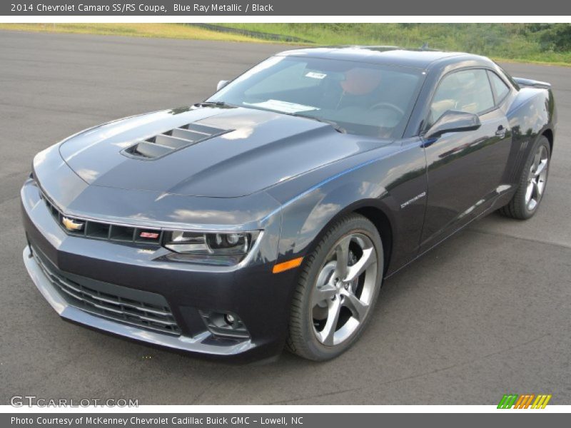 Front 3/4 View of 2014 Camaro SS/RS Coupe