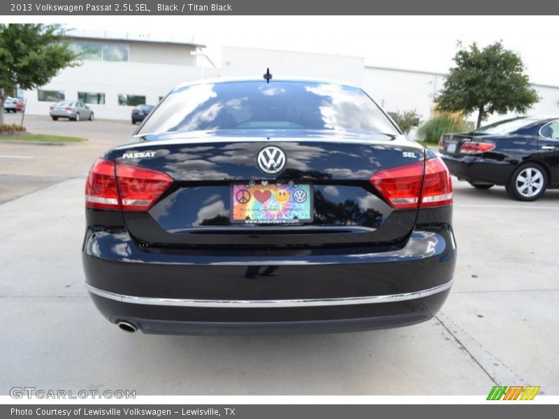Black / Titan Black 2013 Volkswagen Passat 2.5L SEL