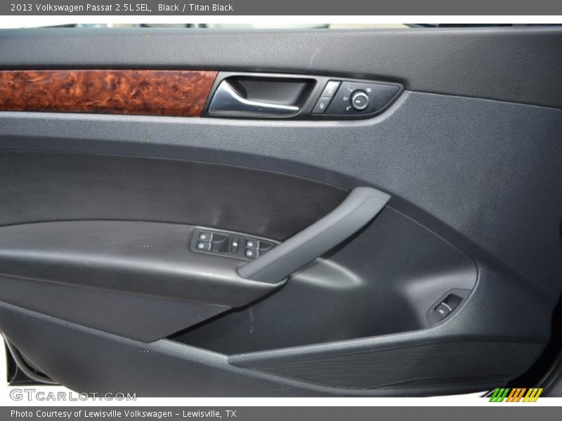 Black / Titan Black 2013 Volkswagen Passat 2.5L SEL