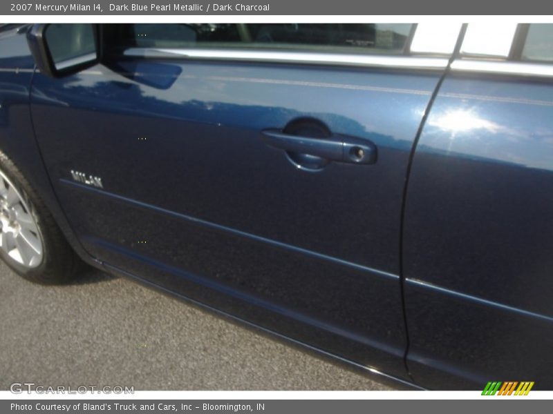 Dark Blue Pearl Metallic / Dark Charcoal 2007 Mercury Milan I4
