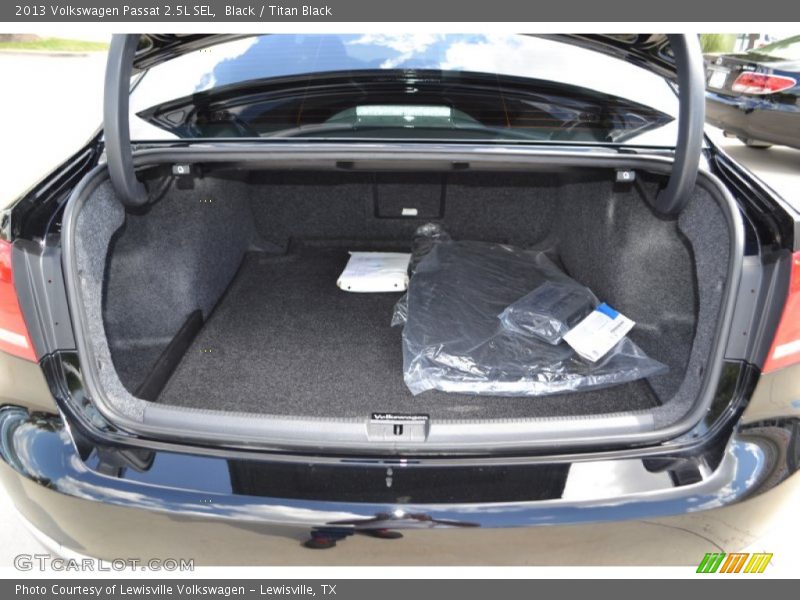 Black / Titan Black 2013 Volkswagen Passat 2.5L SEL