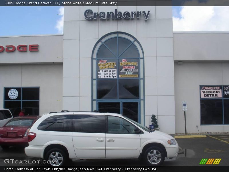 Stone White / Medium Slate Gray 2005 Dodge Grand Caravan SXT