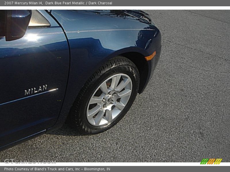 Dark Blue Pearl Metallic / Dark Charcoal 2007 Mercury Milan I4