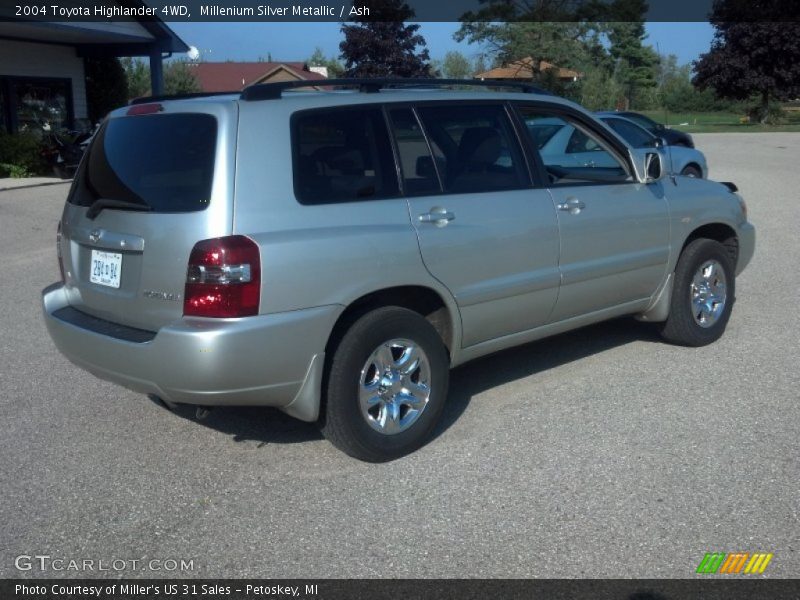 Millenium Silver Metallic / Ash 2004 Toyota Highlander 4WD